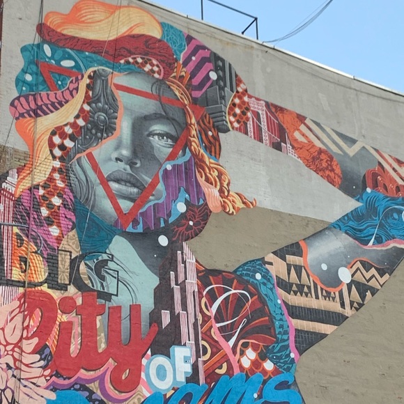 Meet your Posher, Karine - Picture 1 of 1